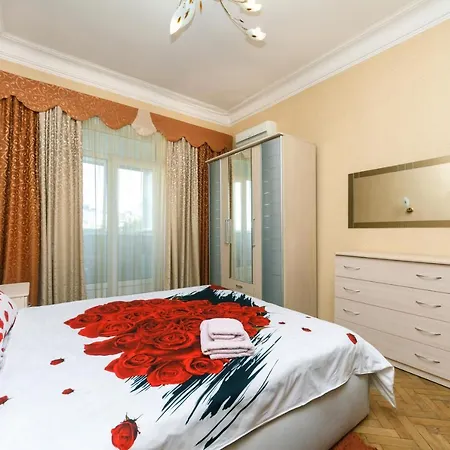 2 Комнатная Квартира На Крещатике Kyiv Exterior photo
